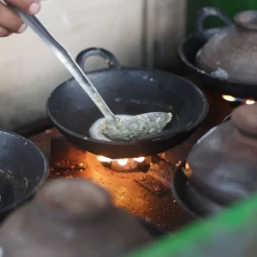 4 Kuliner Bandung vs Semarang: Serupa Tapi Tak Sama, Bikin Gagal Paham!