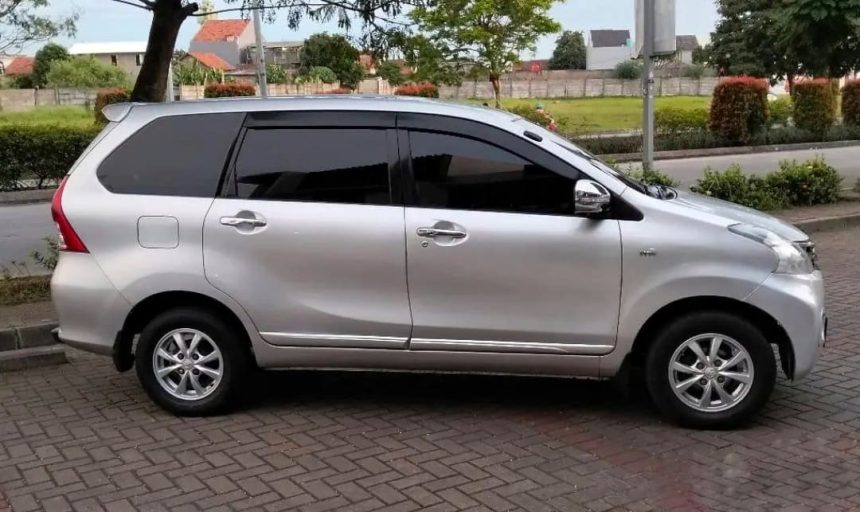 5 Mobil Bekas di Bawah 100 Juta: Rekomendasi Pakar, Bandel, dan Irit BBM 5 Mobil Bekas di Bawah 100 Juta: Rekomendasi Pakar, Bandel, dan Irit BBM