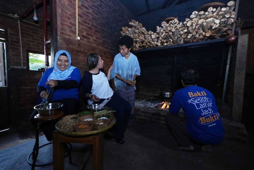 Bakti BCA Berdayakan Desa Wisata Binaan Lewat Workshop Gastronomi Khas Labuan Bajo