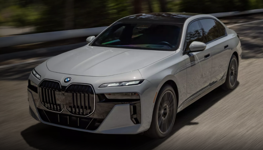 BMW Dinilai Terlambat Luncurkan Mobil Listrik di Pasar China BMW Dinilai Terlambat Luncurkan Mobil Listrik di Pasar China