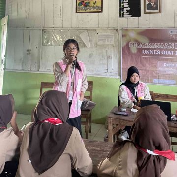 Cegah Anemia Sejak Dini: Mahasiswa KKN UNNES GIAT 16 KESEHATAN Edukasi Siswa MTs Salafiyah 2 Randublatung Lewat Praktik Minum Tablet Tambah Darah