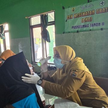 Cegah Masalah Kesehatan Sejak Dini, MTsN 2 Sragen Gandeng Puskesmas Tanon II Lewat CKG