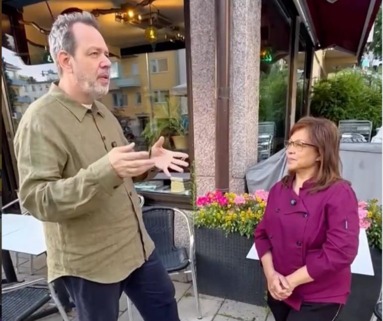 Dubes Daniel Blockert Lepas Rindu Kuliner Nusantara di Erna’s Bistro Dubes Daniel Blockert Lepas Rindu Kuliner Nusantara di Erna’s Bistro