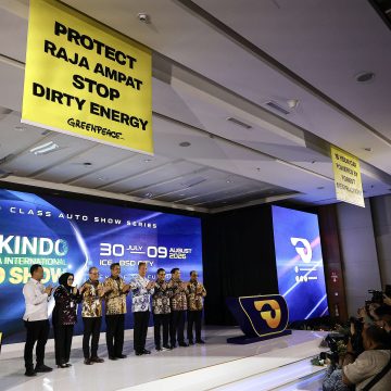 Greenpeace Aksi Damai di Pameran Mobil, Sorot Dampak Nikel di Raja Ampat