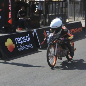 Inovasi Teknologi Moto2 Menggebrak Arena Black Drag Bike di Kanjuruhan Inovasi Teknologi Moto2 Menggebrak Arena Black Drag Bike di Kanjuruhan