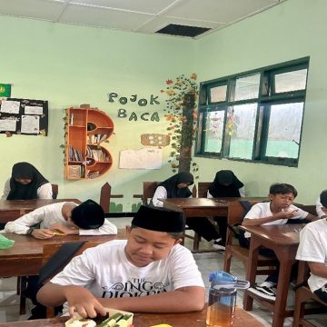 Kehangatan MATAMUDA MTsN 9 Bantul, Siswa Baru Menikmati Kuliner Tradisional Nusantara