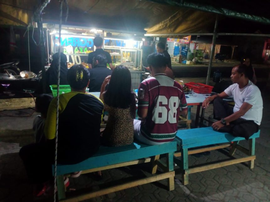 Kisah Sukses Akang Oles: Legenda Kuliner Kaki Lima di Padaherang Pangandaran yang Tak Pernah Sepi Sejak 2011 Kisah Sukses Akang Oles: Legenda Kuliner Kaki Lima di Padaherang Pangandaran yang Tak Pernah Sepi Sejak 2011