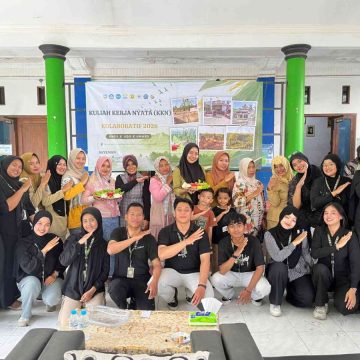 KKN Kolaboratif Desa Bayeman Revitalisasi Kuliner Lokal dengan Pelatihan Inovasi Nasi Goreng Buah Naga