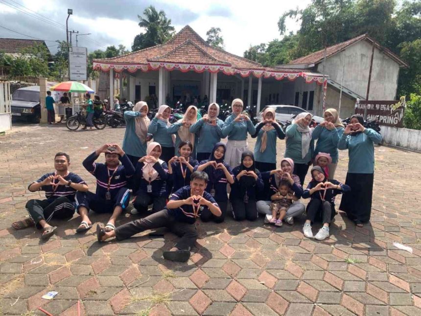 Kolaborasi Mahasiswa KKN dan Kader Desa dalam Menjaga Kebugaran Tubuh Melalui Senam Pagi