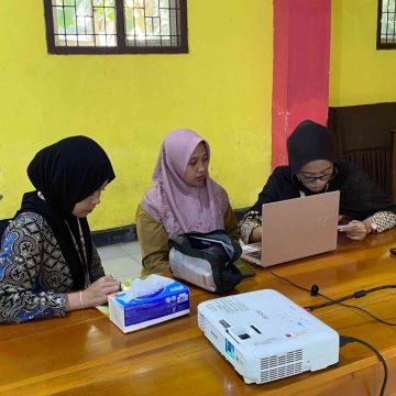 Mahasiswa KKN-K Curahlele Bantu Warga Akses Layanan VIOLA BPJS Kesehatan untuk Konsultasi Kepesertaan