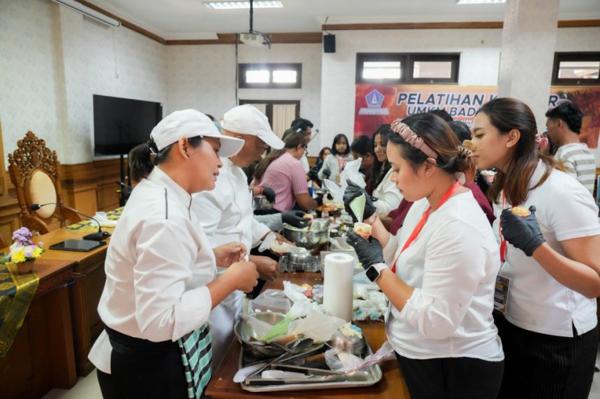 Melestarikan Cita Rasa Nusantara: Pelatihan Kuliner Tradisional oleh DiskopUKMP Badung untuk Lahirkan Wirausaha Tangguh Melestarikan Cita Rasa Nusantara: Pelatihan Kuliner Tradisional oleh DiskopUKMP Badung untuk Lahirkan Wirausaha Tangguh