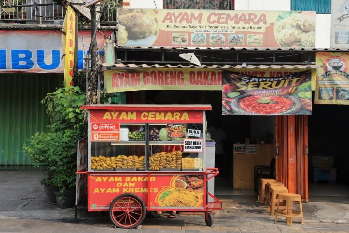 Menikmati Kelezatan Ayam Cemara dengan Sambal Seruit, Kuliner Malam Favorit di Kota Tangerang Menikmati Kelezatan Ayam Cemara dengan Sambal Seruit, Kuliner Malam Favorit di Kota Tangerang