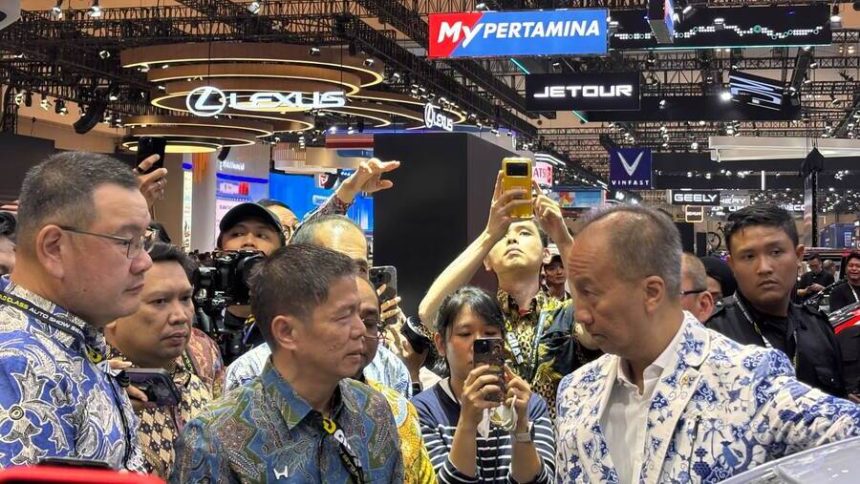 Menperin Tegaskan Insentif Kendaraan Listrik Hanya untuk Produk Dalam Negeri Menperin Tegaskan Insentif Kendaraan Listrik Hanya untuk Produk Dalam Negeri