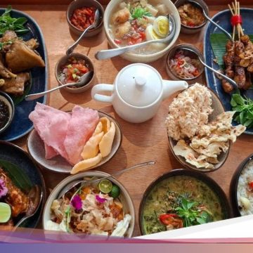 Nikmati Keaslian Kuliner Nusantara Melalui Rijstaffel di Restoran Bersejarah Nikmati Keaslian Kuliner Nusantara Melalui Rijstaffel di Restoran Bersejarah