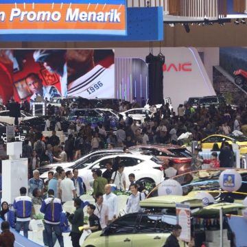 Penjualan Mobil Meningkat Menjelang GIIAS 2026, Saatnya Membeli Saham Otomotif?