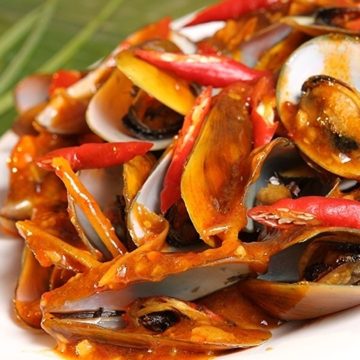 Pesona Kerang Hijau Saus Padang: Pedas Gurih yang Kian Digemari Penggemar Kuliner