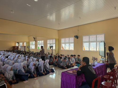 Polres Tulang Bawang Barat Edukasi Pelajar SMA tentang Kenakalan Remaja dan Kesehatan Mental Polres Tulang Bawang Barat Edukasi Pelajar SMA tentang Kenakalan Remaja dan Kesehatan Mental
