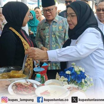 Ratusan Hidangan Tradisional Lampung Semarakkan Lomba Kuliner HUT ke-344 Bandar Lampung Ratusan Hidangan Tradisional Lampung Semarakkan Lomba Kuliner HUT ke-344 Bandar Lampung