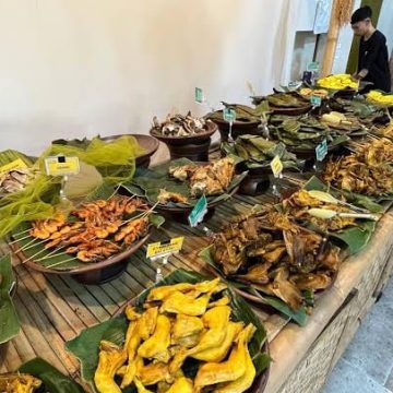 Uih Ka Imah Buka Cabang Ketiga di Cipondoh: Kuliner Sunda Autentik dengan Nasi Sepuasnya dan Sambal Dadakan