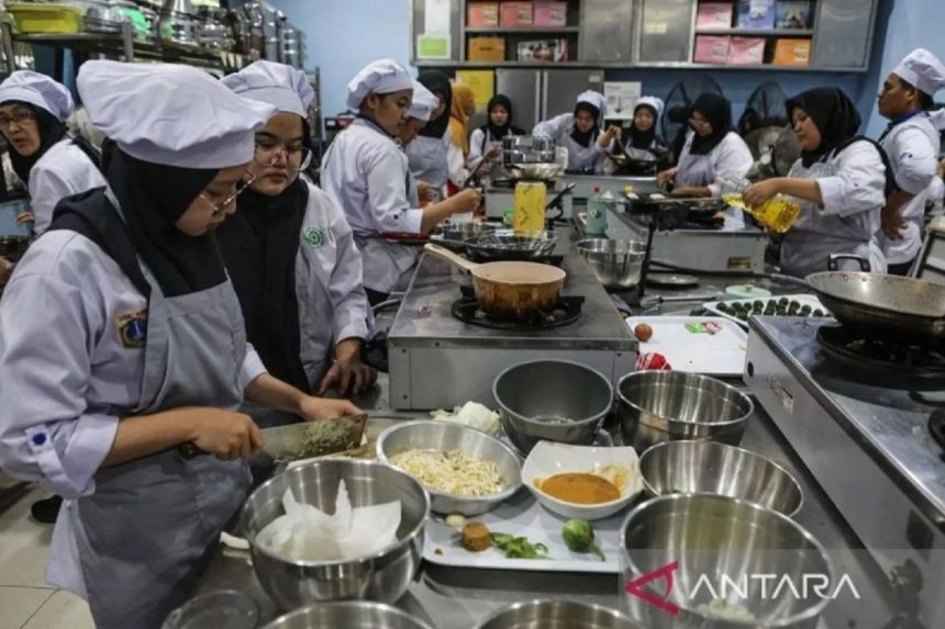 100 Warga Jakarta Pusat Dilatih Jadi Pengusaha Kuliner oleh Sudin Nakertransgi 100 Warga Jakarta Pusat Dilatih Jadi Pengusaha Kuliner oleh Sudin Nakertransgi