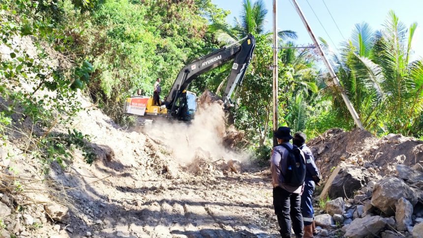 Akses ke Palue Segera Normal, Petugas Kesehatan Kewalahan Tangani Lonjakan Pasien Akses ke Palue Segera Normal, Petugas Kesehatan Kewalahan Tangani Lonjakan Pasien