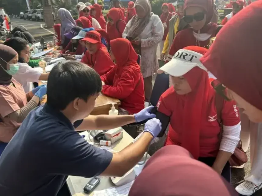 Antusiasme Warga Depok Mengikuti Cek Kesehatan Gratis dalam Rangka HUT ke-81 RI