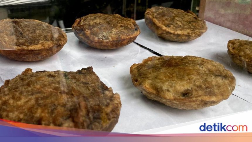 Bapiah Ayam Pak Berryh: Kuliner Legendaris di Sukamenak yang Menggugah Selera