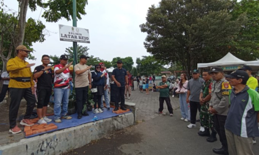Bhabinkamtibmas Tegalrejo Kawal Peluncuran Taman Kuliner 'Latar Rejo' di Monumen Diponegoro Bhabinkamtibmas Tegalrejo Kawal Peluncuran Taman Kuliner ‘Latar Rejo’ di Monumen Diponegoro