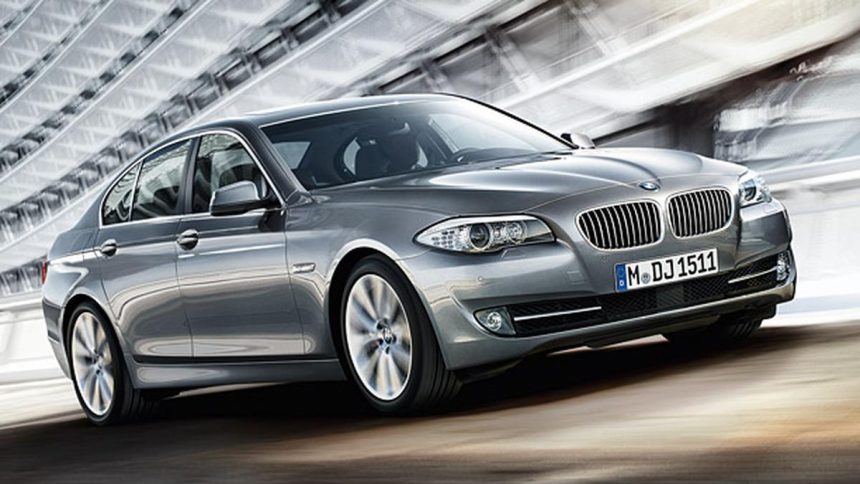 BMW Tarik 27.720 Unit Mobil Mewah, Perbaikan Cukup dengan Lem Khusus