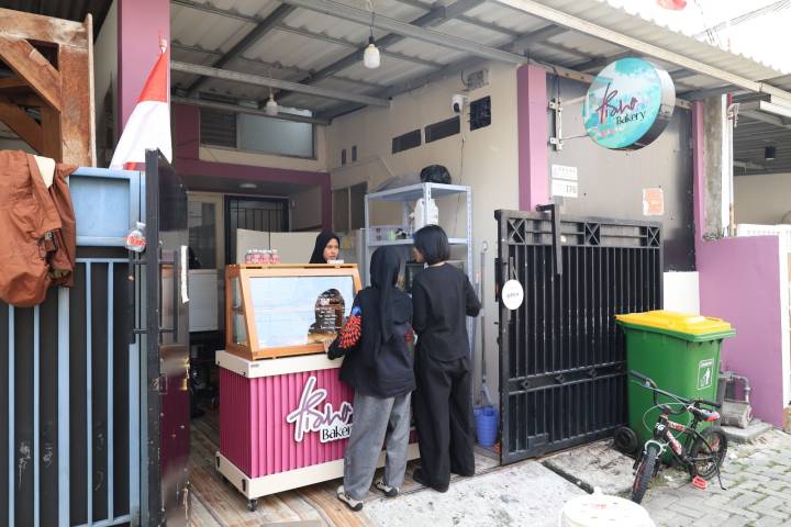 Dari Dapur Rumah ke Pusat Kuliner: Kisah Sukses Tisha Bakery di Kota Tangerang Dari Dapur Rumah ke Pusat Kuliner: Kisah Sukses Tisha Bakery di Kota Tangerang