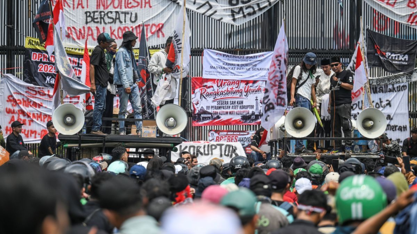 Derita Pengendara Motor Terjebak Macet: Tips dan Solusi dari Kompas.com