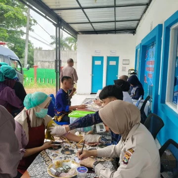 Dokkes Polresta Bandar Lampung Gelar Pemeriksaan Kesehatan untuk Petugas SPPG Demi Jaga Kebugaran