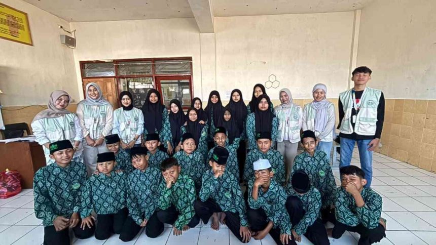 Edukasi Kesehatan Reproduksi untuk Remaja oleh KKNMAS Kelompok 113 di Kota Batu