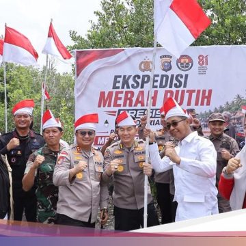 Ekspedisi Merah Putih Polda Riau Tiba di Panipahan, Salurkan Bantuan Sosial dan Layanan Kesehatan Gratis Ekspedisi Merah Putih Polda Riau Tiba di Panipahan, Salurkan Bantuan Sosial dan Layanan Kesehatan Gratis