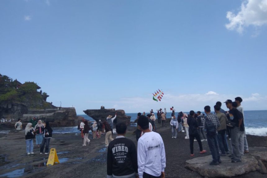 Gebogan Tridatu dan Ulam Carik: Pesona Kuliner dan Budaya di Festival Tanah Lot