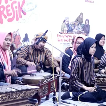 Gus Yani Resmikan Festival Menjadi Gresik, Angkat Kuliner dan Budaya Lokal di Kampung Kemasan