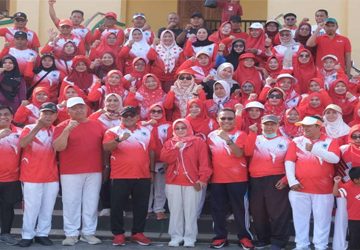 Jalan Sehat IKBB: Wako Lis Soroti Potensi Kuliner Bunguran Barat