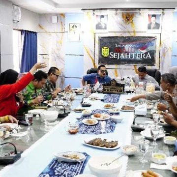 Jamuan Kuliner Khas Banjar untuk Ketua Komisi II DPR RI dari Pemko Banjarmasin