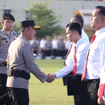Kapolda Sumsel Pimpin Apel dan Beri Penghargaan: Disiplin dan Kesehatan Personel Jadi Prioritas