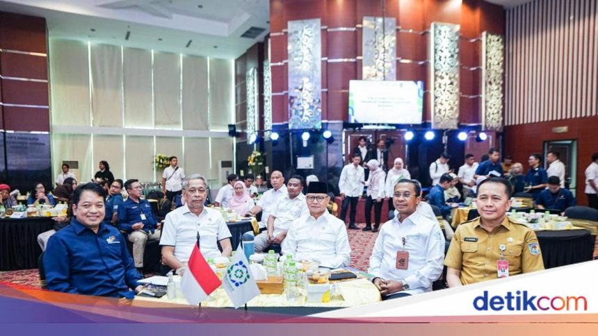 Kemensos dan BPJS Kesehatan Teken Kerja Sama Integrasi Data Penerima Bansos PBI JK