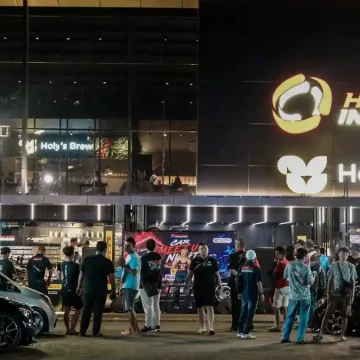 Keseruan Car Meet Up Night Session 2: 400 Mobil Meriahkan Malam