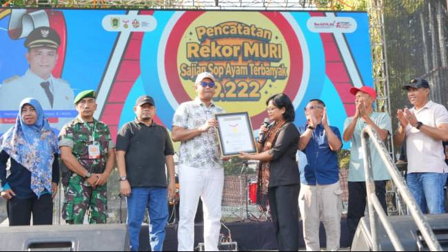 Klaten Cetak Rekor MURI: 9.222 Porsi Sop Ayam Khas, Dorong Wisata Kuliner Klaten Cetak Rekor MURI: 9.222 Porsi Sop Ayam Khas, Dorong Wisata Kuliner