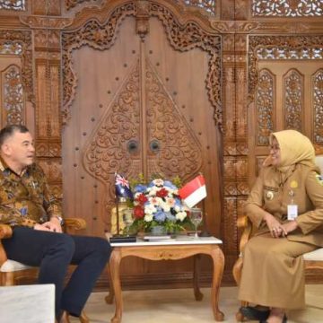 Konjen Australia Terpukau oleh Keindahan Geopark dan Kelezatan Kuliner Kebumen Konjen Australia Terpukau oleh Keindahan Geopark dan Kelezatan Kuliner Kebumen