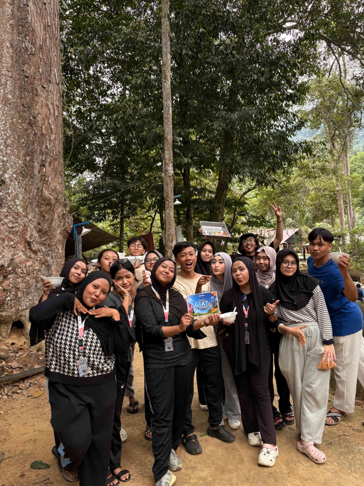 Mahasiswa UNNES GIAT 6 Internasional Perkenalkan Kuliner Nusantara di Malaysia Mahasiswa UNNES GIAT 6 Internasional Perkenalkan Kuliner Nusantara di Malaysia