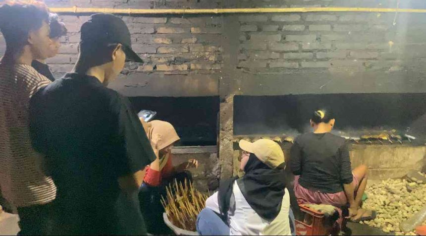 Menelusuri Keunikan Tradisi Kuliner Ikan Asap Bu Sami dan Pak Ngatiran