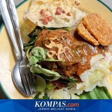 Menelusuri Sejarah Pecel: Dari Teknik Memasak hingga Ikon Kuliner Nusantara