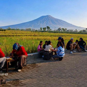 Menikmati Sarapan di Sawah: Tren Wisata Kuliner Pagi yang Hits di Karangploso, Malang