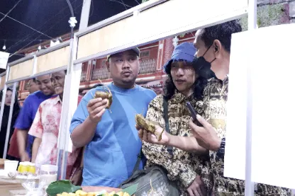 Menjelajahi Cita Rasa Gresik: Festival Kuliner Tradisional di Kampung Kemasan Menjelajahi Cita Rasa Gresik: Festival Kuliner Tradisional di Kampung Kemasan