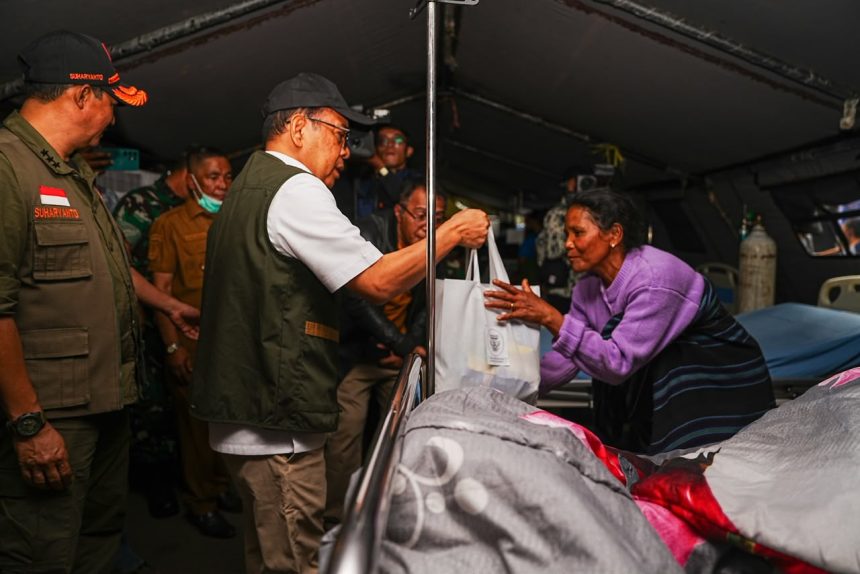 Menko PMK Tinjau RSUD Ruteng Usai Gempa NTT: Pastikan Layanan Kesehatan dan Bantuan Logistik Dipercepat