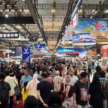 Mobil Listrik Kian Terjangkau, Ulasan Suzuki XL7 Hybrid, dan Persaingan Harga Kendaraan